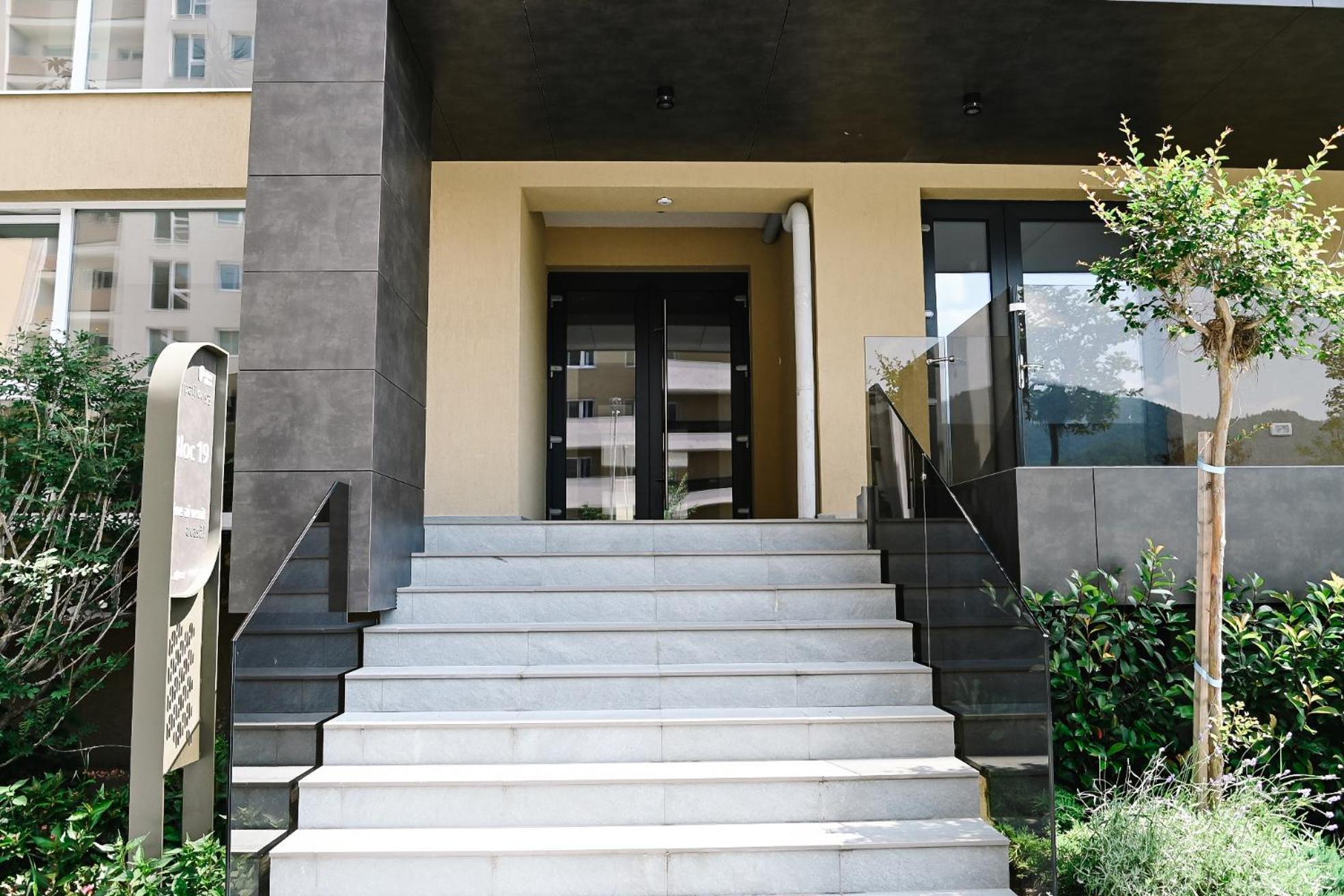 Urban Plaza - Aparthotel Brasov Exterior photo