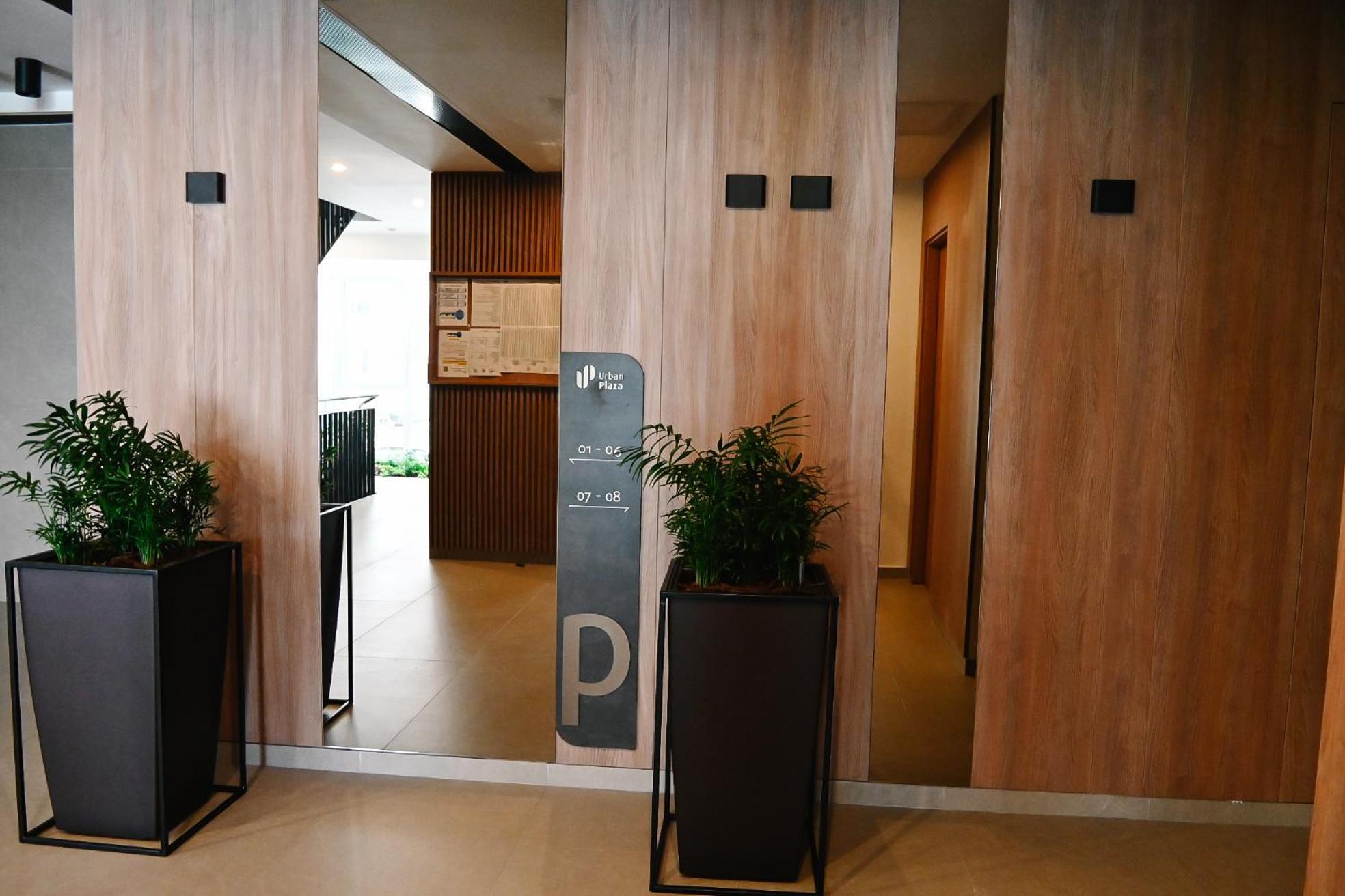 Urban Plaza - Aparthotel Brasov Exterior photo